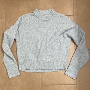 a&f crew sweater